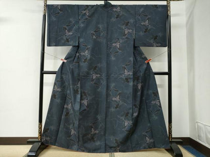 平和屋着物●本場大島紬　9マルキ　舞蝶文　正絹　逸品　CABE2139yc