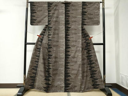 平和屋着物●本場大島紬　9マルキ　雲重ね文　正絹　逸品　CABE2147yc