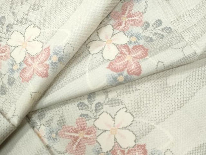 平和屋着物●本場大島紬　白大島　9マルキ　エ霞草花文　正絹　逸品　CABE2155yc