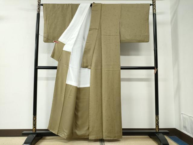 平和屋着物●上質な色無地　菊尽くし地紋　黄海松茶色　正絹　逸品　CABE2210yc