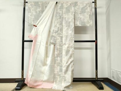 平和屋着物●本場大島紬　白大島　9マルキ　色紙重ね草花文　正絹　逸品　未使用　CABE2225yc