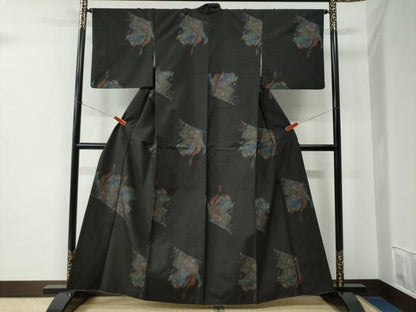 平和屋着物●本場大島紬　9マルキ　地空き　誰が袖花蝶文　正絹　逸品　CABE2234yc
