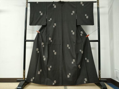 平和屋着物●本場大島紬　9マルキ　地空き　瓦文　正絹　逸品　CABE2260yc