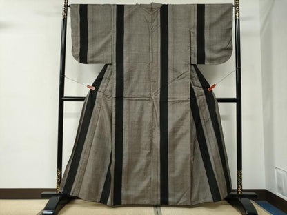 平和屋着物●本場大島紬　割り込み絣　吉祥間道　正絹　逸品　CABE2291yc
