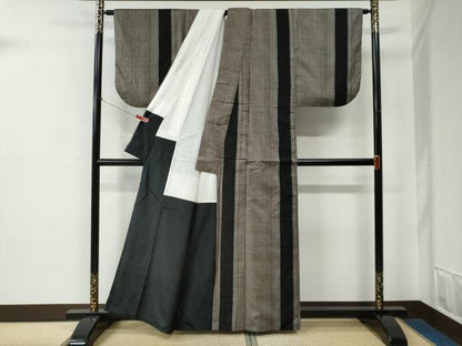 平和屋着物●本場大島紬　割り込み絣　吉祥間道　正絹　逸品　CABE2291yc