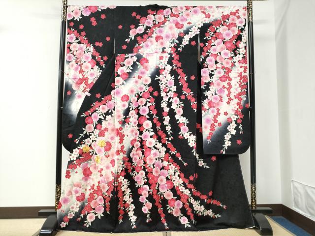 平和屋着物●豪華振袖　駒刺繍　桜　暈し染め　黒地　金彩　正絹　逸品　CABE2345yc