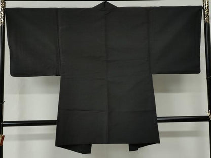 平和屋着物●男性　紬　アンサンブル　霞文　黒地　羽裏：唐獅子　正絹　逸品　CABE2404yc