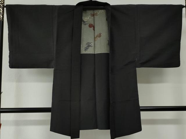 平和屋着物●男性　紬　アンサンブル　霞文　黒地　羽裏：唐獅子　正絹　逸品　CABE2404yc