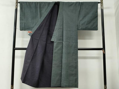 平和屋着物●男性　本場大島紬　アンサンブル　100亀甲　総詰め　羽裏：龍　正絹　逸品　CABE2405yc