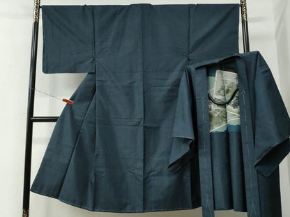 平和屋着物●男性　本場大島紬　アンサンブル　80亀甲　総詰め　正絹　逸品　未使用　CABE2409yc
