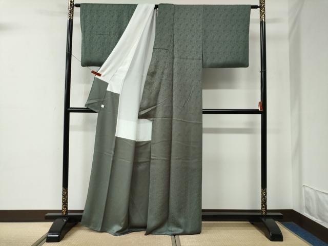 平和屋着物●創業280年　誉田屋源兵衛　色無地　更紗花唐草地紋　老竹色　小大丸　鈴乃屋扱い　正絹　逸品　CABE2414yc