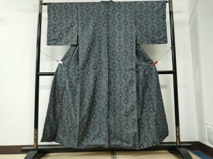 平和屋着物●本場大島紬　割り込み絣　吉祥花文　正絹　逸品　CABE2436yc