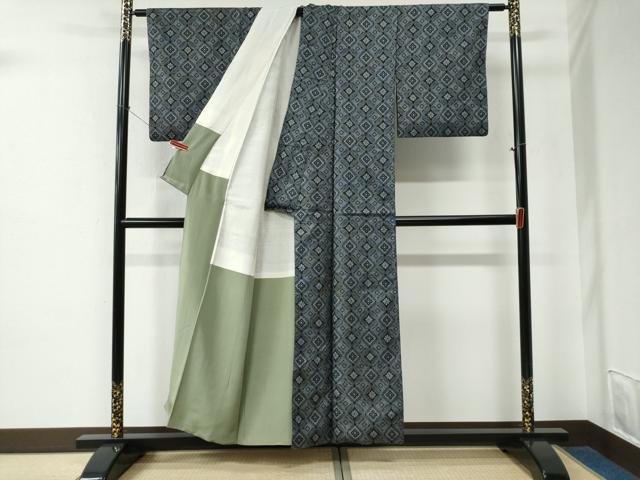 平和屋着物●本場大島紬　割り込み絣　吉祥花文　正絹　逸品　CABE2436yc
