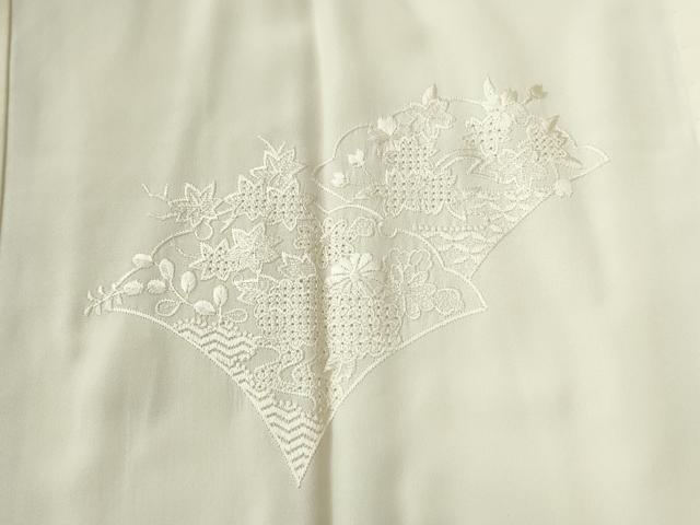 平和屋着物●中国三大刺繍　スワトウ刺繍　総刺繍　長襦袢　無双仕立て　檜扇竜田川花文　鳥の子色　正絹　逸品　未使用　CABE2447yc