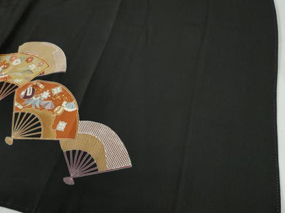 平和屋着物●創業460年・千總　黒留袖　駒刺繍　扇面飛鶴宝尽くし花唐草文　金彩　近鉄百貨店扱い　正絹　逸品　CABE2572yc