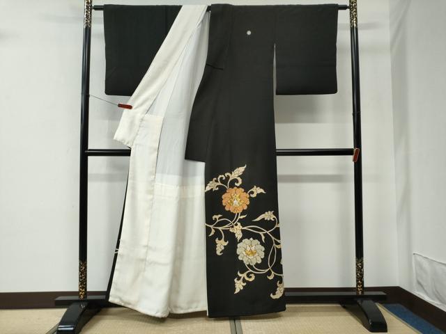 平和屋着物●創業460年・千總　黒留袖　駒刺繍　花唐草文　金彩　三越扱い　正絹　逸品　CABE2573yc