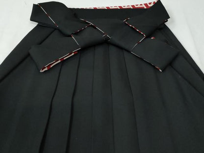 平和屋着物●女性　行灯袴　総刺繍　椿飛鶴花丸文　黒地　金糸　卒業式　洗える着物　CABE2593yc