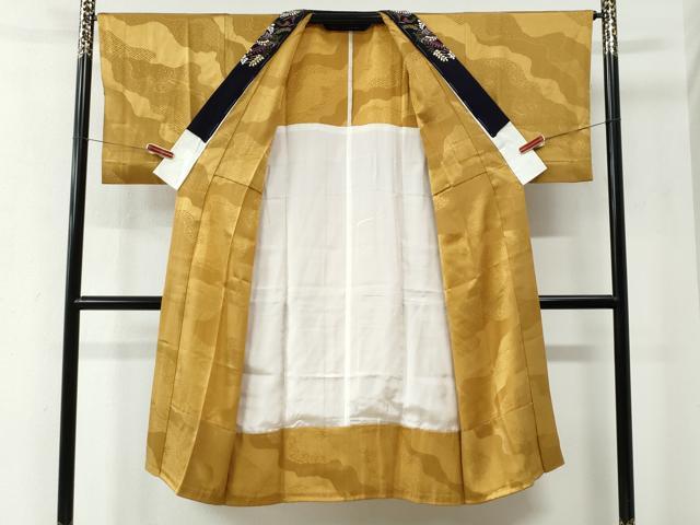 平和屋着物●長襦袢　無双仕立て　道長吉祥地紋　山吹茶色　半衿刺繍　正絹　逸品　CABE2596yc 平和屋着物○長襦袢 無双仕立て 道長吉祥地紋 山吹茶色 半衿刺繍 正絹