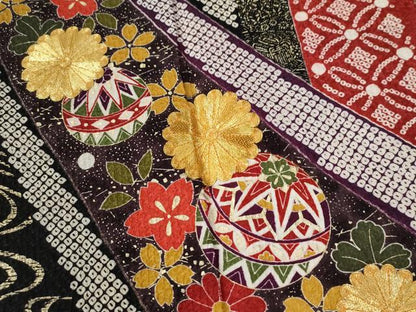 平和屋着物●豪華振袖　駒刺繍　絞り　熨斗吉祥流水毬花文　黒地　金彩　正絹　逸品　CABE2635yc