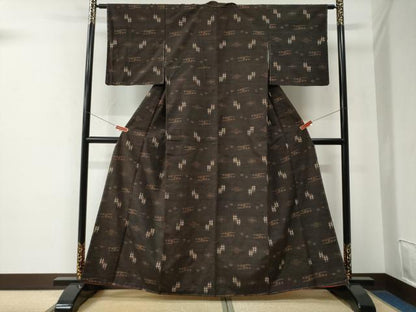平和屋着物●国指定重要無形文化財　本場久米島紬　手織　正絹　逸品　未使用　CABE2643yc