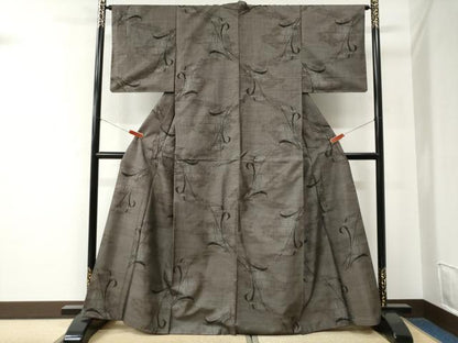 平和屋着物●本場大島紬　9マルキ　唐草文　正絹　逸品　CABE2645yc
