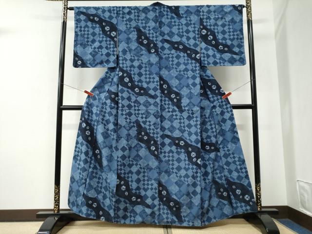 平和屋着物●伝統工芸士　七代目　吉澤与市　小紋　紬地　市松花唐草文　正絹　逸品　未使用　CABE2699yc 平和屋着物○伝統工芸士 七代目 吉澤与市 小紋 紬地 市