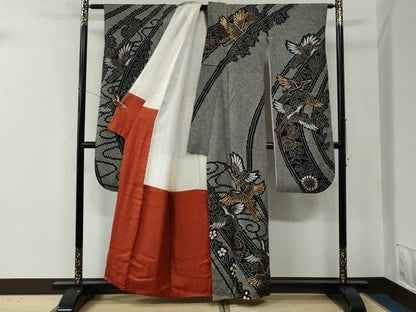 平和屋着物●豪華振袖　総絞り　駒刺繍　飛鶴牡丹花唐草文　黒地　正絹　逸品　CABE2800yc