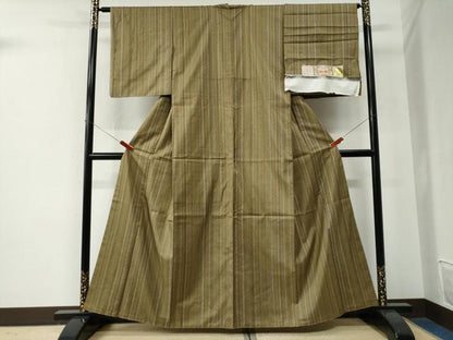 平和屋着物●本場大島紬　よろけ縞　大島紬美幸謹製　証紙付き　正絹　逸品　未使用　CABE2823yc