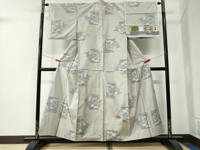平和屋着物●本場大島紬　白大島　7マルキ　色紙重ね吉祥草花文　株式会社たかし謹製　証紙付き　正絹　逸品　CABE2824yc