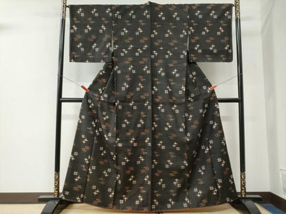 平和屋着物●国指定重要無形文化財　本場久米島紬　手織　正絹　逸品　未使用　CABE2877yc