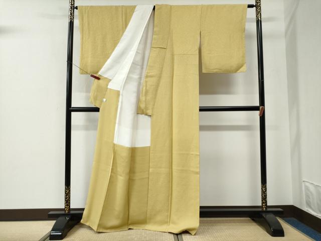 平和屋着物●上質な色無地　紋意匠　淡黄色　鈴乃屋扱い　正絹　逸品　CABE2899yc 平和屋着物○上質な色無地 紋意匠 淡黄色 鈴乃屋扱い 正絹 逸品