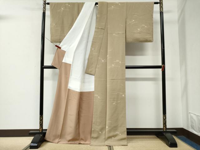 平和屋着物●上質な小紋　溢れ松　梅　笹　鬼しぼ縮緬　正絹　逸品　CABE2900yc