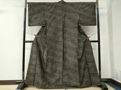 平和屋着物●本場大島紬　吉祥草花文　やまと誂製　正絹　逸品　CABE2921yc