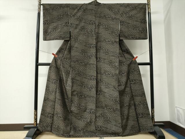 平和屋着物●本場大島紬　吉祥草花文　やまと誂製　正絹　逸品　CABE2921yc