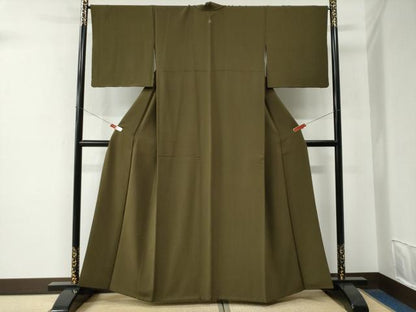 平和屋着物●上質な色無地　鶯茶色　やまと金ラベル　正絹　逸品　CABE2926yc