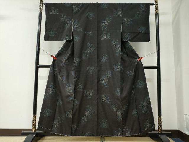 平和屋着物●本場結城紬　重要無形文化財　100亀甲　飛び亀甲柄　色紙笹竹花文　黒地　高島屋扱い　正絹　逸品　CABE2940yc