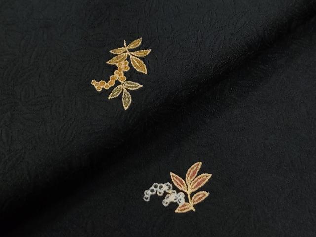平和屋着物●上質な小紋　南天文　黒地　金彩　正絹　逸品　CABE2951yc
