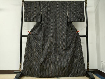 平和屋着物●上質な紬　絣文様　黒地　ますいわ屋扱い　正絹　逸品　CABE2957yc