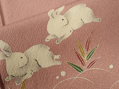 平和屋着物●ファッションデザイナー 花井幸子　小紋　露芝　兎　金彩　鬼しぼ縮緬　正絹　逸品　CABE2980yc
