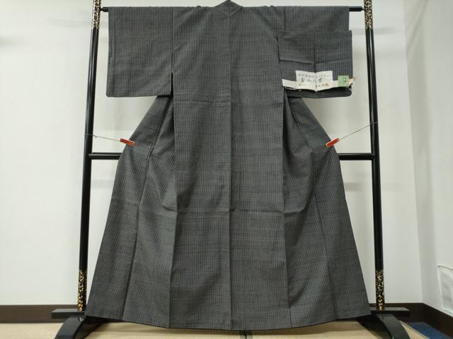 平和屋着物●結城紬　玉丘の里　黒地　奥庄謹製　証紙付き　正絹　逸品　CABE3002yc