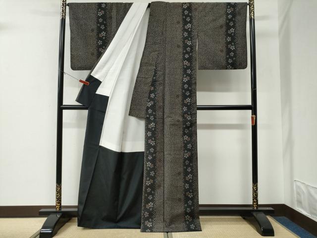 平和屋着物●本場大島紬　9マルキ　舞桜文　反端付き　正絹　逸品　CABE3013yc
