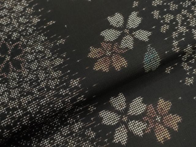 平和屋着物●本場大島紬　9マルキ　舞桜文　反端付き　正絹　逸品　CABE3013yc