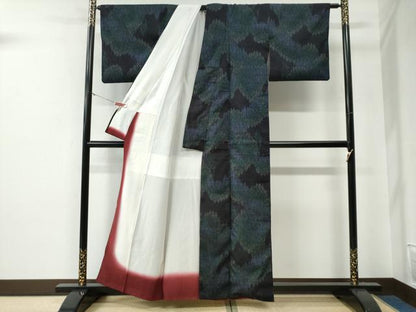 平和屋着物●本場結城紬　重要無形文化財　100亀甲　飛び亀甲柄　樹林文　黒地　証紙付き　正絹　逸品　CABE3030yc