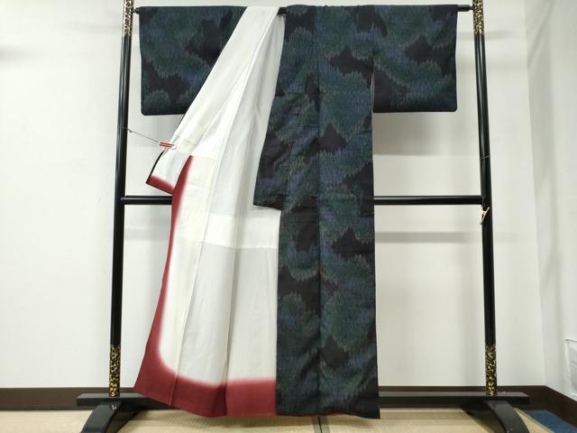 平和屋着物●本場結城紬　重要無形文化財　100亀甲　飛び亀甲柄　樹林文　黒地　証紙付き　正絹　逸品　CABE3030yc