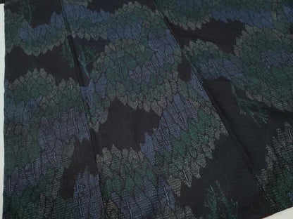 平和屋着物●本場結城紬　重要無形文化財　100亀甲　飛び亀甲柄　樹林文　黒地　証紙付き　正絹　逸品　CABE3030yc