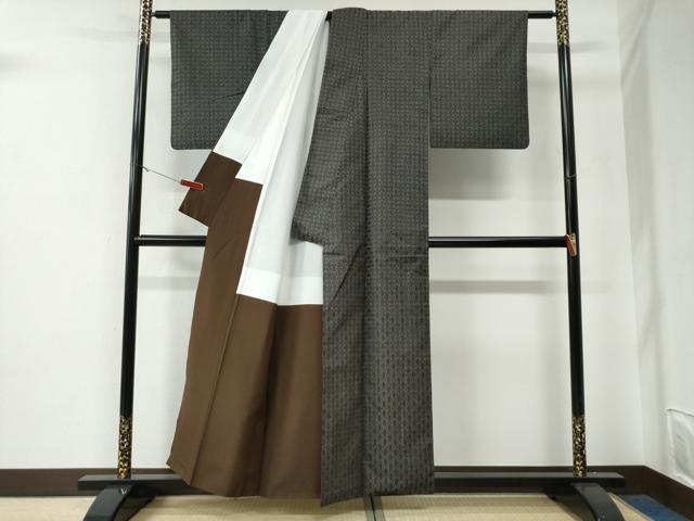 平和屋着物●本場大島紬　龍郷絣　秋名バラ　泥染め　興紬工房謹製　証紙付き　正絹　逸品　CABE3037yc