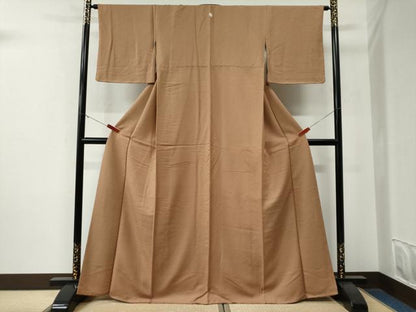 平和屋着物●上質な色無地　紋意匠　枇杷茶色　正絹　逸品　CABE3053yc