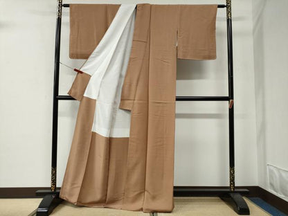 平和屋着物●上質な色無地　紋意匠　枇杷茶色　正絹　逸品　CABE3053yc