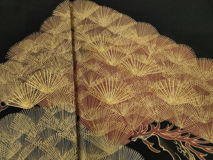 平和屋着物●豪華黒留袖　駒刺繍　松葉文　金彩　正絹　逸品　CABE3067yc
