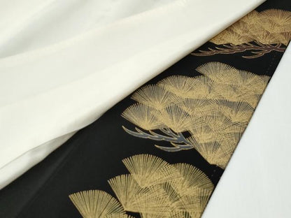 平和屋着物●豪華黒留袖　駒刺繍　松葉文　金彩　正絹　逸品　CABE3067yc